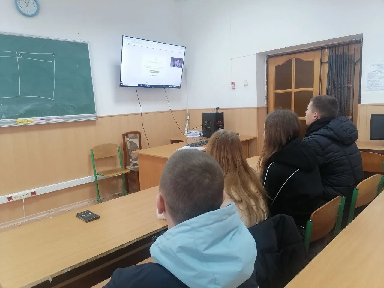 Обговорення проведення опитування