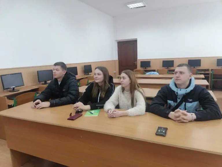 Обговорення проведення опитування