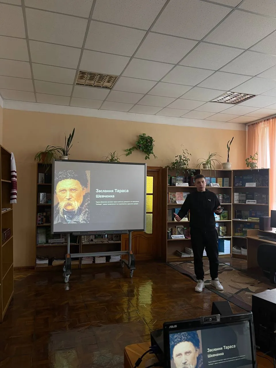 Студентський круглий стіл «Невідомий і відомий Тарас Шевченко»