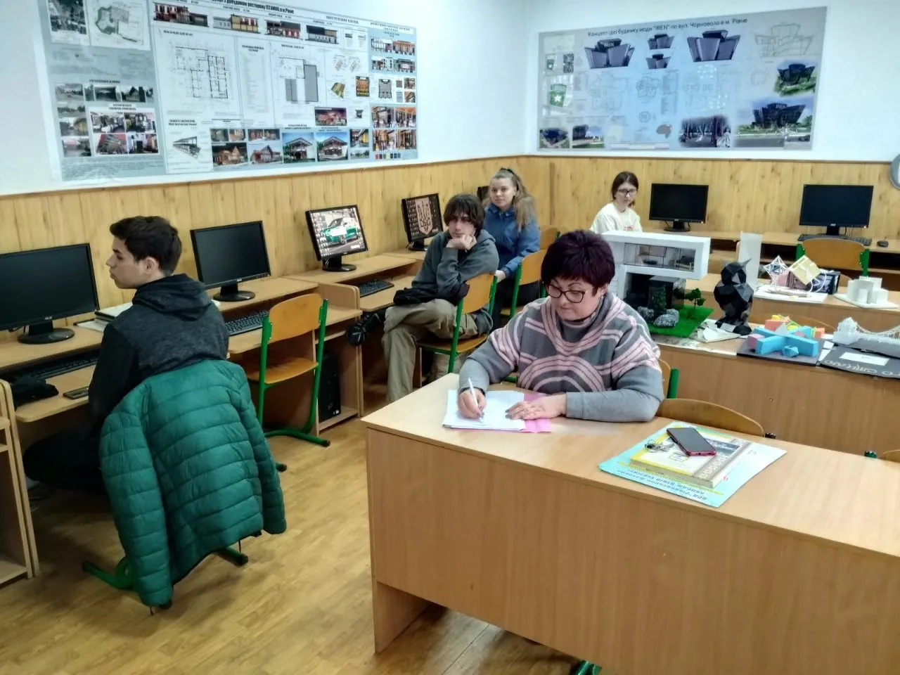 Відкрите заняття на тему: «Загальні відомості про презентації та програми, призначені для їхнього створення. Створення презентацій у Microsoft PowerPoint»