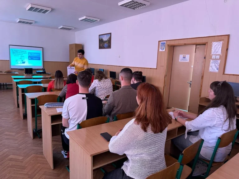 Чотири прості кроки: майстер-клас з написання статей на сайт коледжу