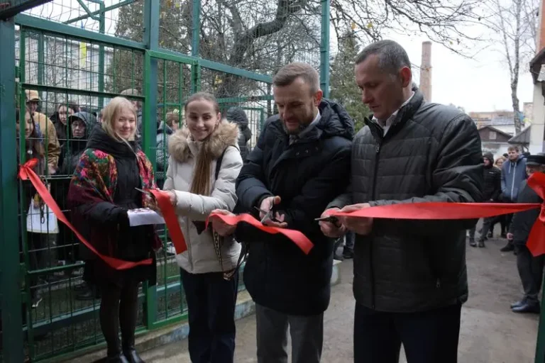 Відкриття спортивного майданчика